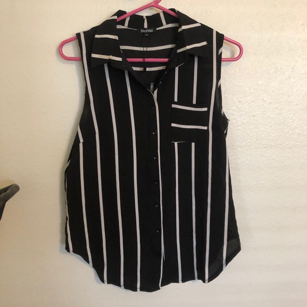 Sleeveless blouse